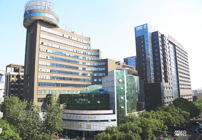 1586508734853538.png 愛陪共享陪護床共享輪椅,憑什么讓大醫院選擇你?.png